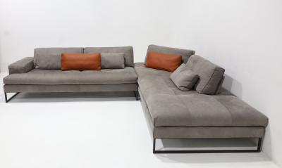  Minotti Italian Sofa by Gamma The Sunset Sofa in Leather Designed by Gabriele Ghetti