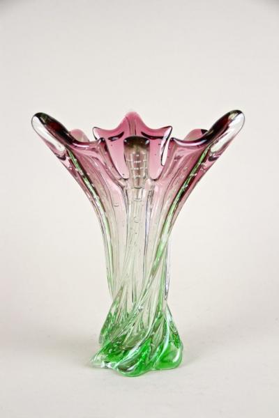  Murano Glass Sommerso 20th Century Sommerso Murano Glass Vase Pink Green Italy circa 1960 70