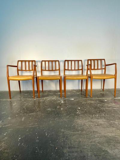  NIELS O MOLLER Set of 4 Niels Moller Dining chairs Model 83 and 66 in Teak