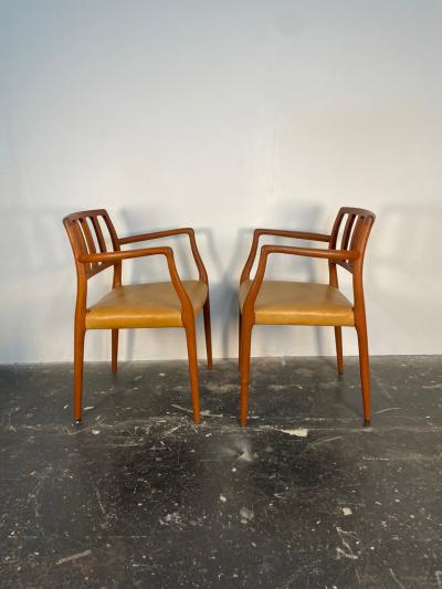  NIELS O MOLLER Set of 4 Niels Moller Dining chairs Model 83 and 66 in Teak