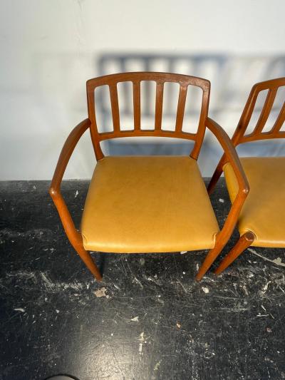  NIELS O MOLLER Set of 4 Niels Moller Dining chairs Model 83 and 66 in Teak