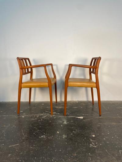  NIELS O MOLLER Set of 4 Niels Moller Dining chairs Model 83 and 66 in Teak