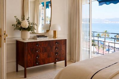  OCA Sergio Rodrigues Marquesa Chest of Drawers in Rosewood with Marble Top Oca