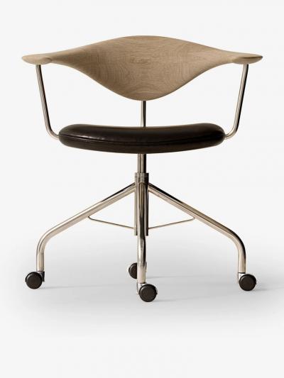  PP Mobler HANS WEGNER SWIVEL CHAIR