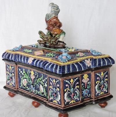  Palissy Ware Palissy Majolica 111 Palissy Majolica Large jewelry box Very rare Hugo Lonitz
