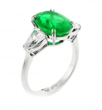  Pampillonia COLOMBIAN EMERALD AND DIAMOND RING BY PAMPILLONIA