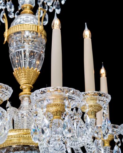  Perry Co A PAIR OF 20TH CENTURY CHANDELIERS IN THE STYLE OF PERRY CO