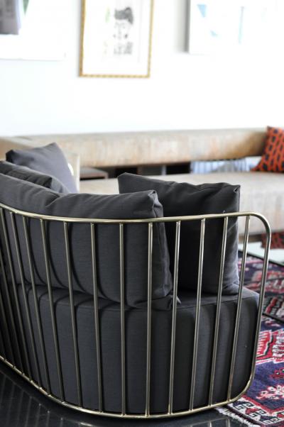  Phase Design Brides Veil Love Seat