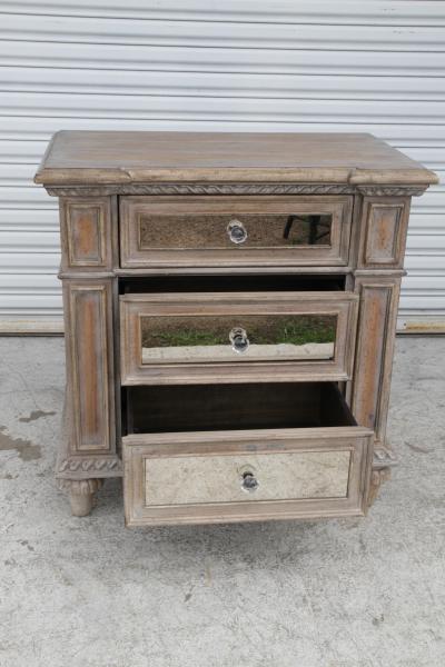  Pulaski Furniture Corporation Pulaski Arabella Mirrored Nightstand
