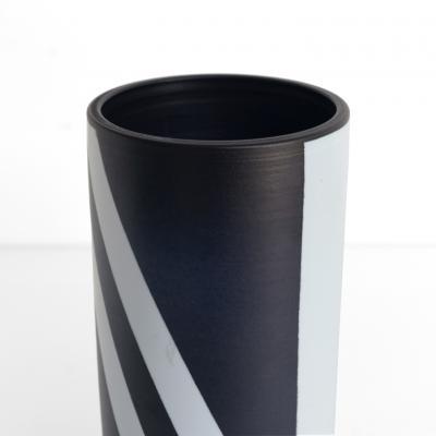  R rstrand Studio ROLF SINNEMARK HAND THROWN POST MODERN VASE RORSTRAND