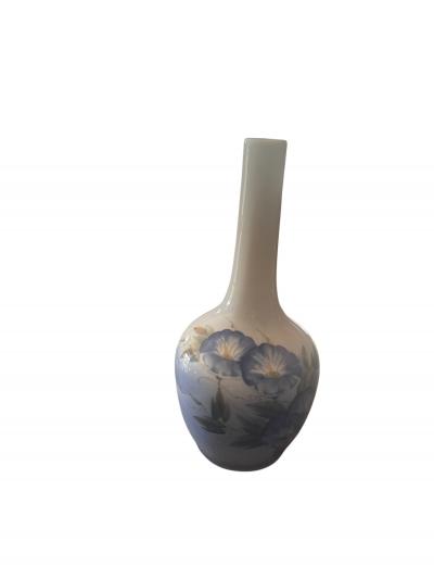  Royal Copenhagen Pretty one flower porcelain vase by Royal Copenhagen