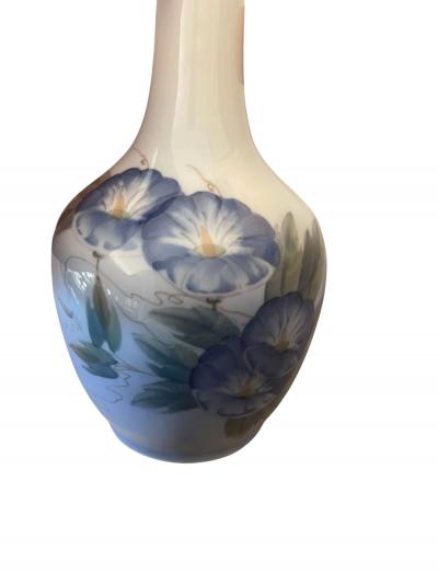  Royal Copenhagen Pretty one flower porcelain vase by Royal Copenhagen