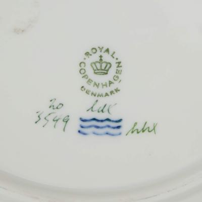  Royal Copenhagen Set of Twelve Royal Copenhagen Flora Danica Porcelain Dinner Plates