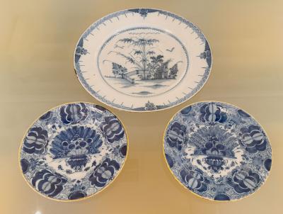  Rozenburg Royal Delftware Factory LARGE DELFT PLATE WITH CHINOISERIE PATTERN