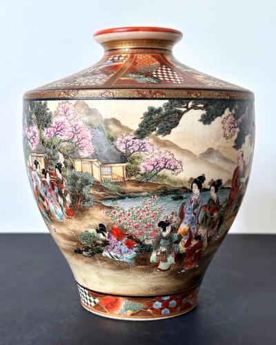  Ryozan Fine Japanese Satsuma Vase by Ryozan Okamoto for Yasuda Company Meiji Period
