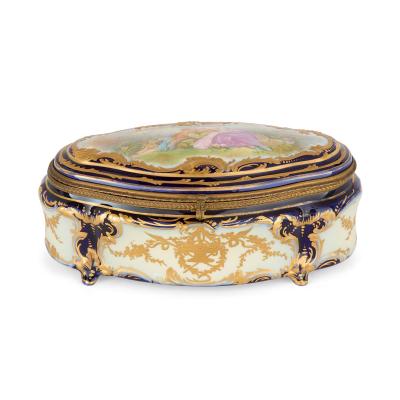  S vres Porcelain Manufacture Nationale de S vres S vres Style Gilt and Hand Painted Porcelain Casket