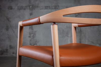  SOLA ARMCHAIR
