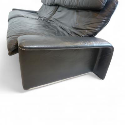  Saporiti Saporiti Italia two seater leather sofa by Giovanni Offredi 1970
