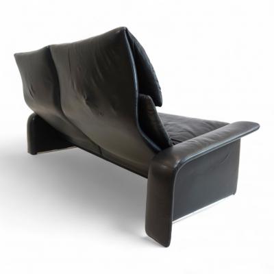  Saporiti Saporiti Italia two seater leather sofa by Giovanni Offredi 1970