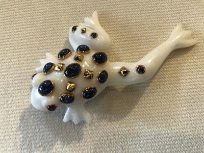  Seaman Schepps Large Seaman Schepps Gems set 18k Frog Brooch