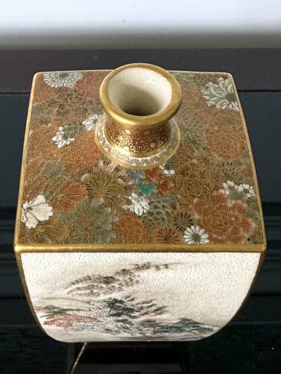 Seikozan Fine Japanese Satsuma Vase with Superb Decoration by Seikozan