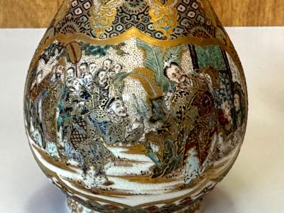  Seikozan Pair of Fine Miniature Satsuma Vase with Moriage Enamel Decoration by Seikozan