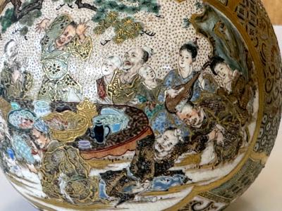  Seikozan Pair of Fine Miniature Satsuma Vase with Moriage Enamel Decoration by Seikozan