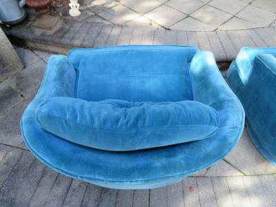  Selig Furniture Co Striking Pair of Selig Wide Barrel Back Swivel Lounge Chairs Mid Century Modern