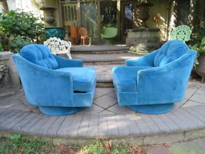  Selig Furniture Co Striking Pair of Selig Wide Barrel Back Swivel Lounge Chairs Mid Century Modern