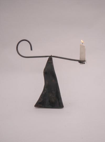  Six Dots Design Balancing act candle holder