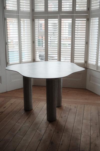  Six Dots Design SAC table