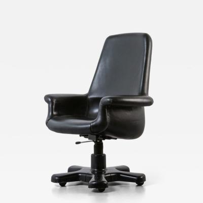 Skipper A Rare Executive 80 armchair by A Mangiarotti