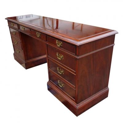  Sligh Furniture 72 Sligh Mahogany Kneehole Credenza Desk