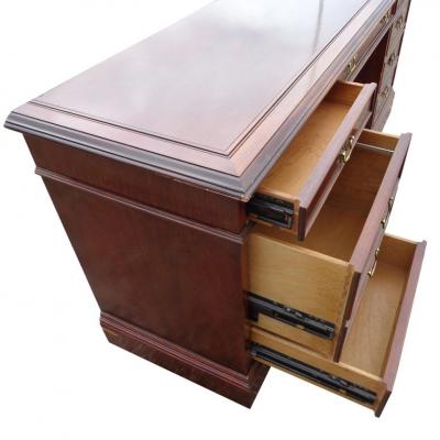  Sligh Furniture 72 Sligh Mahogany Kneehole Credenza Desk