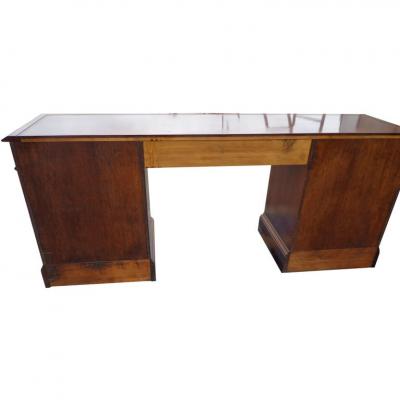  Sligh Furniture 72 Sligh Mahogany Kneehole Credenza Desk