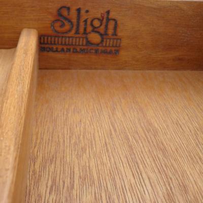  Sligh Furniture 72 Sligh Mahogany Kneehole Credenza Desk