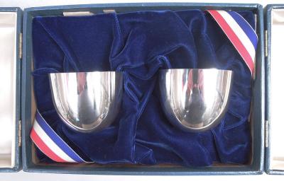  Stieff Pair of Stieff Colonial Revival Sterling Silver Jefferson Cups in Case