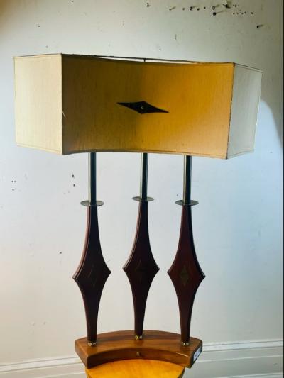  Stiffel Lamp Company EXCEPTIONAL MID CENTURY WOOD AND BRASS TABLE LAMP
