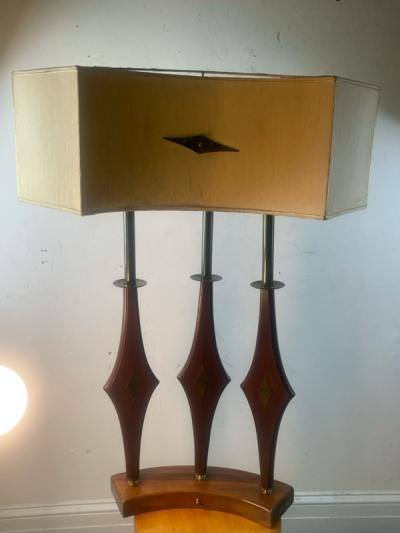  Stiffel Lamp Company EXCEPTIONAL MID CENTURY WOOD AND BRASS TABLE LAMP