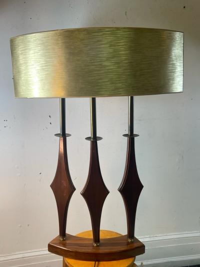  Stiffel Lamp Company EXCEPTIONAL MID CENTURY WOOD AND BRASS TABLE LAMP