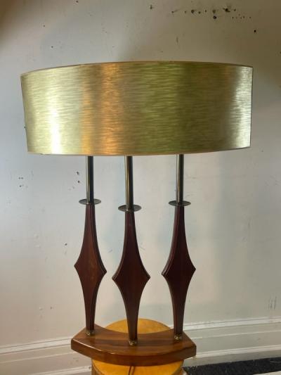  Stiffel Lamp Company EXCEPTIONAL MID CENTURY WOOD AND BRASS TABLE LAMP