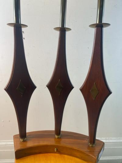  Stiffel Lamp Company EXCEPTIONAL MID CENTURY WOOD AND BRASS TABLE LAMP