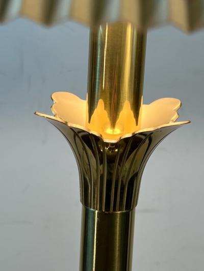  Stiffel Lamp Company EXCEPTIONAL PAIR OF BRASS FLORAL FORM MODERN LAMPS