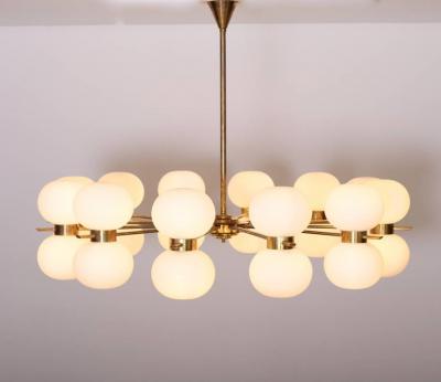  Stilnovo Exceptional Large Murano Glass and Brass Chandelier in the Manner of Stilnovo