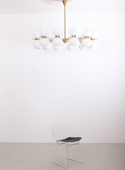  Stilnovo Exceptional Large Murano Glass and Brass Chandelier in the Manner of Stilnovo