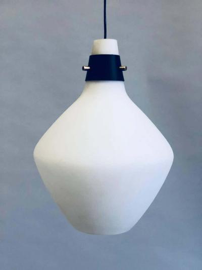  Stilnovo Pair of Italian Mid Century Modern Glass Pendants Suspension Fixtures