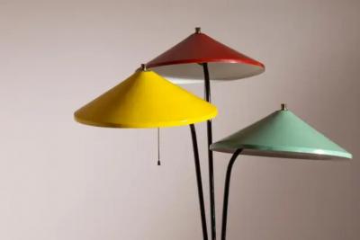 Stilnovo Stilnovo floor lamp in metal with colored lampshades Italy 1950s