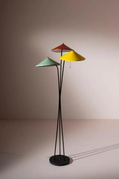 Stilnovo Stilnovo floor lamp in metal with colored lampshades Italy 1950s