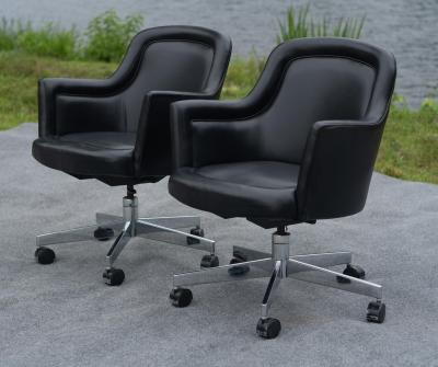 Stow Davis Furniture Co Pair of Stow Davis Black Leather Chrome Rolling Swivel Desk or Office Chairs
