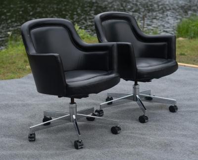 Stow Davis Furniture Co Set of 12 Stow Davis Black Leather Chrome Rolling Swivel Desk or Office Chairs